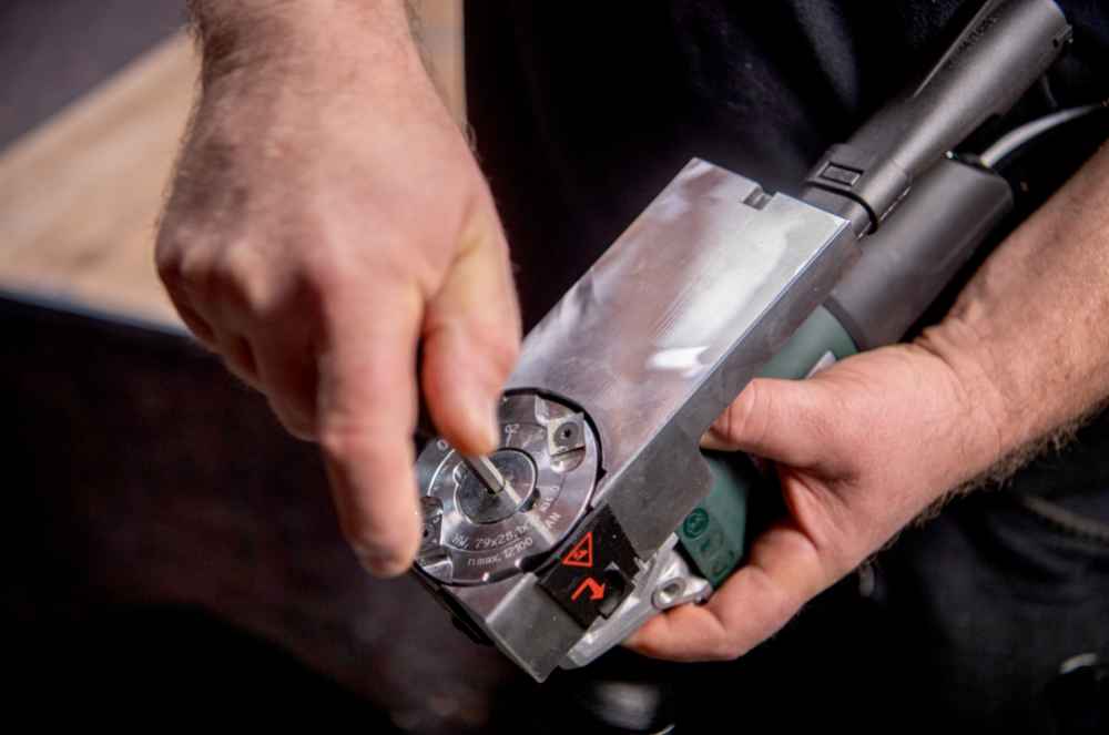 Metabo LF 850 S mit zusätzlichem Wendemesser, 5 statt 4, zum Mehrwert, Absaugverbindungsadapter, in MetaBox 145